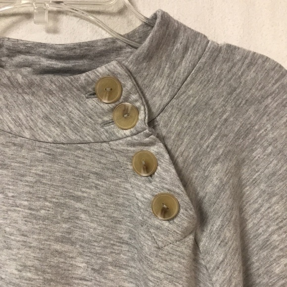 Chico’s Women’s Sweatshirt Top Gray Size M Buttons at neck Hand Warmer Pockets - Picture 3 of 10
